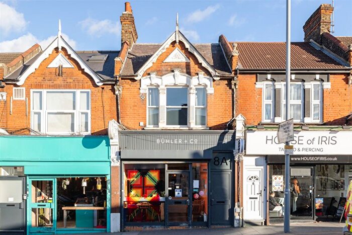 1 Bedroom Property For Sale In Chingford Road, Walthamstow, E17