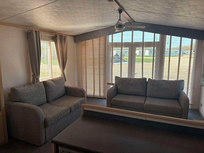 2 Bedroom Park Home For Sale In Sutton Park Holiday Park, PE12