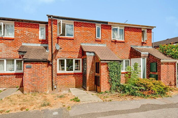 2 Bedroom Terraced House For Sale In Sandringham Road, Crawley, RH11