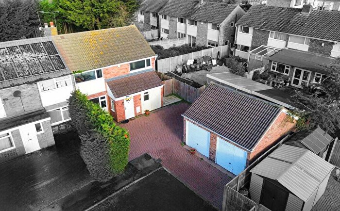 4 Bedroom Semi Detached House For Sale In Fenton Close, Oadby, Leicester, LE2