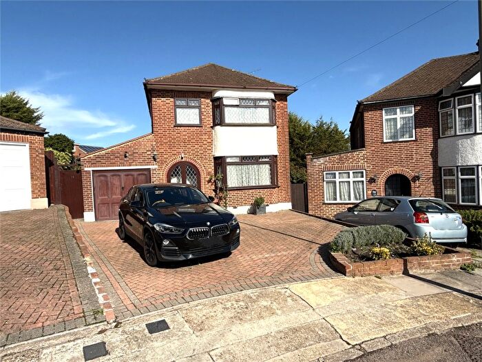 3 Bedroom Detached House For Sale In Norfolk Road, Barnet, Hertfordshire, EN5