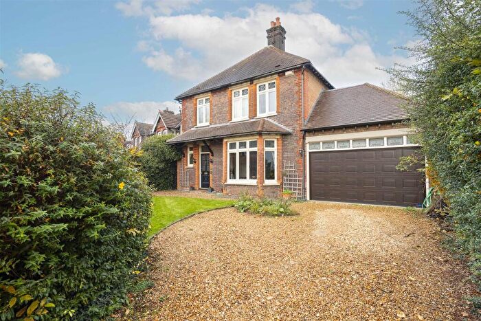5 Bedroom Detached House For Sale In Devonshire Road, Harpenden, AL5