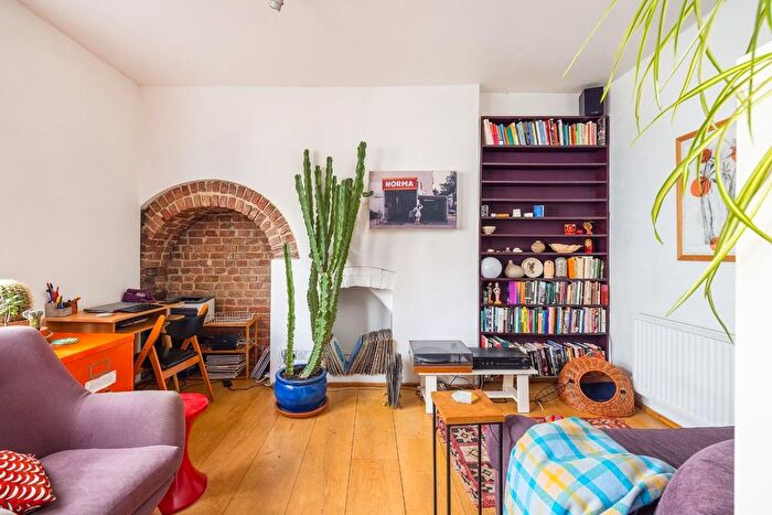 1 Bedroom Flat For Sale In Bath Buildings, Montpelier, BS6