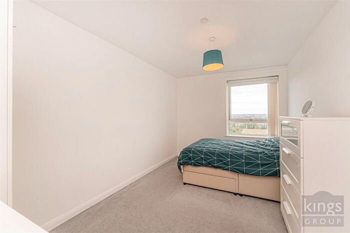 2 Bedroom Flat For Sale In Cannon Road, London, N17