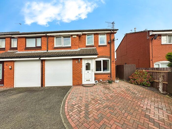 3 Bedroom Semi Detached House For Sale In Whitewell Close, Bury, BL9