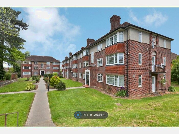 2 Bedroom Flat To Rent In Ruskin Court, London, N21