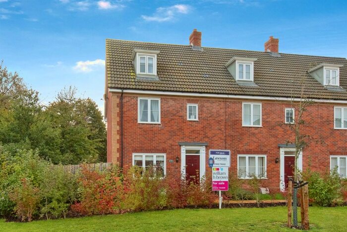 3 Bedroom End Of Terrace House For Sale In Clifton Drive, Thetford, IP24