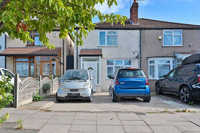 1 Bedroom Maisonette To Rent In Hill Rise, Greenford, UB6