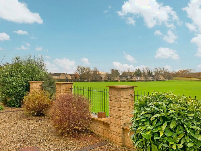 1 Bedroom Flat To Rent In Farmhouse Meadow, Witney, Oxfordshire, OX28