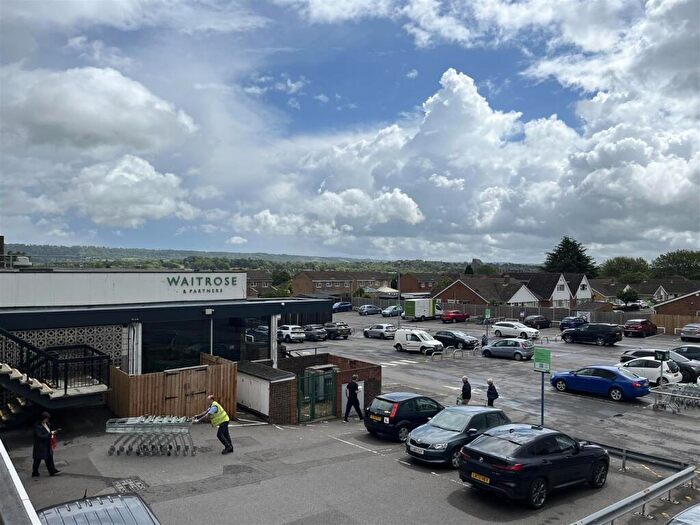 3 Bedroom Apartment For Sale In Mid Kent Shopping Centre, Allington, ME16