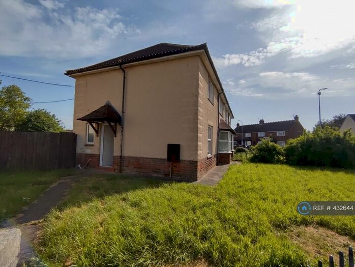 4 Bedroom Semi-Detached House To Rent In Hornby Grove, Hull, HU9