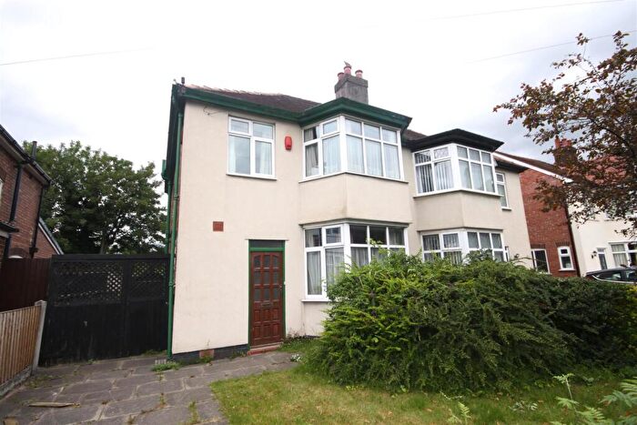 3 Bedroom Semi-Detached House For Sale In County Road, Ormskirk, L39