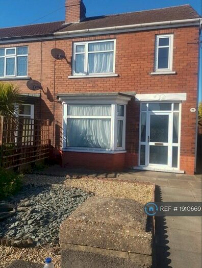 3 Bedroom Semi-Detached House To Rent In Reginald Road, Scunthorpe, DN15
