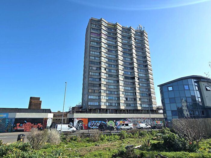 2 Bedroom Flat For Sale In Flat E Arlington House, All Saints Avenue, Margate, CT9