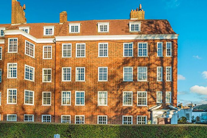 2 Bedroom Flat To Rent In Sion Road, Twickenham, TW1