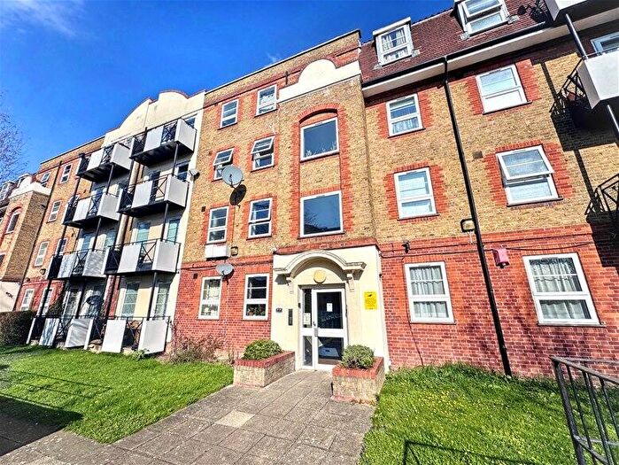 1 Bedroom Flat To Rent In Memorial Avenue, West Ham, E15