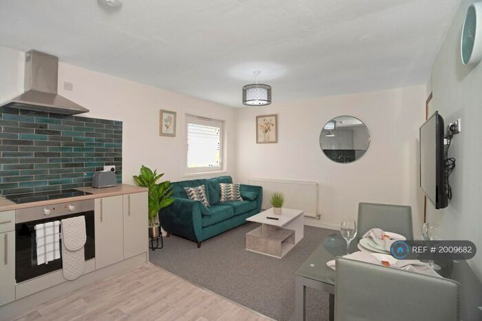 1 Bedroom Flat To Rent In Great Holme Court, Northampton, NN3