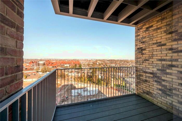 2 Bedroom Flat To Rent In Alington House, Mary Neuner Road, London, N8