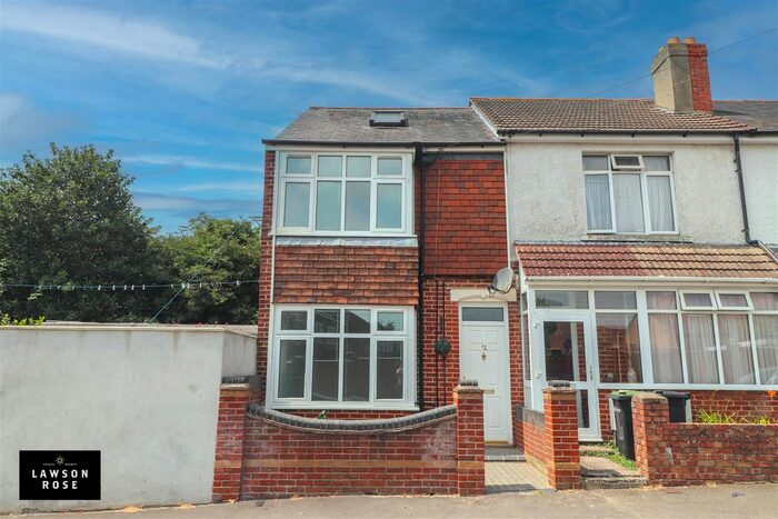 3 Bedroom Property To Rent In Ironbridge Lane, Southsea, PO4