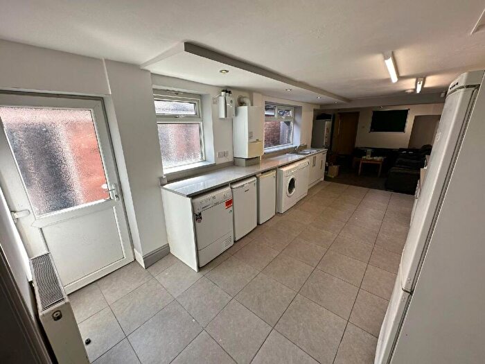 7 Bedroom House To Rent In Dawlish Road, Selly Oak, Birmingham, West Midlands, B29