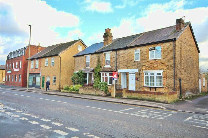 3 Bedroom End Of Terrace House To Rent In Station Road, Addlestone, Surrey KT15