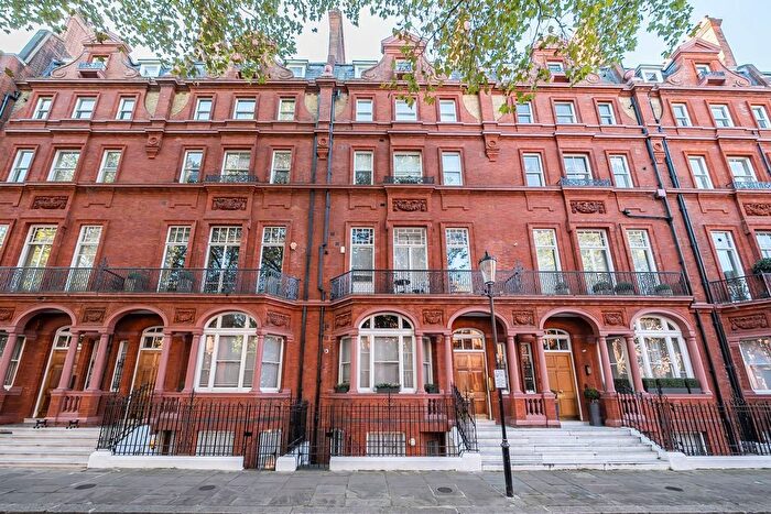 2 Bedroom Flat For Sale In Pont Street, Knightsbridge, London, SW1X