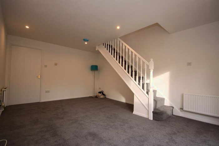 2 Bedroom End Of Terrace House To Rent In Buchan Avenue, Whiteley, Fareham, PO15