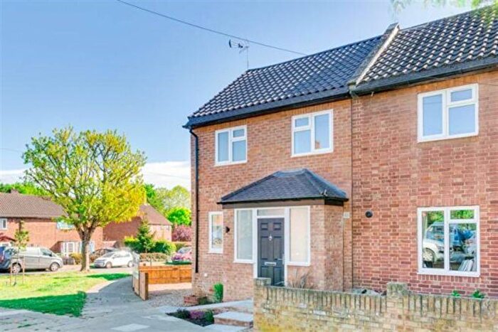 1 Bedroom End Terrace House To Rent In Coutts Avenue, KT9