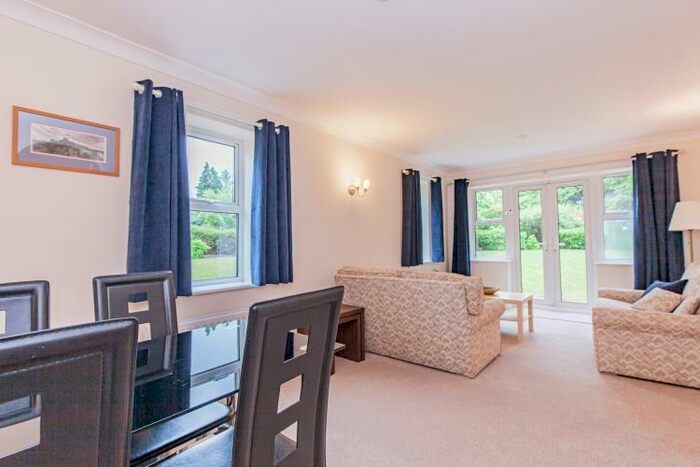 2 Bedroom Apartment To Rent In North Way Headington, OX3