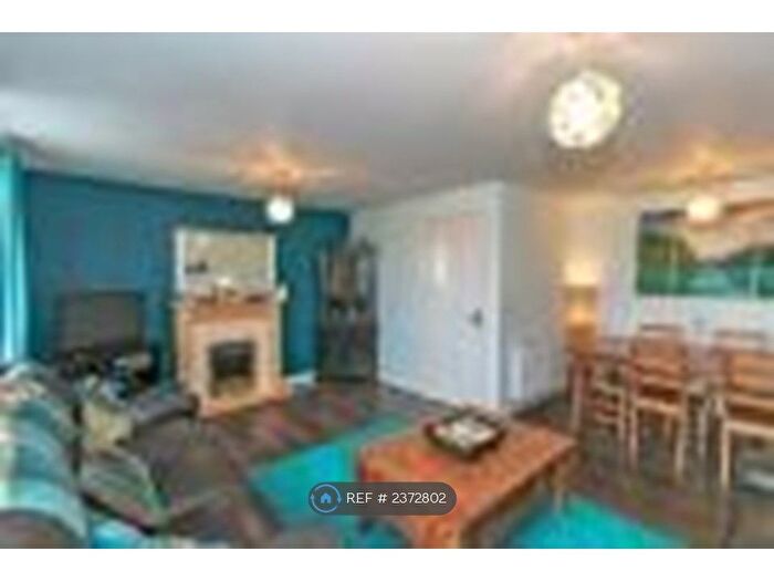 4 Bedroom Semi-Detached House To Rent In Warwick Avenue, Broughton, Milton Keynes, MK10