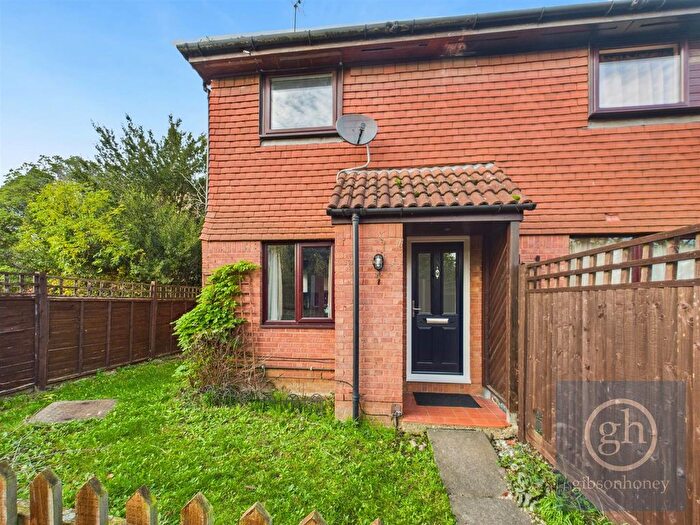 1 Bedroom Terraced House To Rent In Peerless Drive, Harefield, Uxbridge, UB9