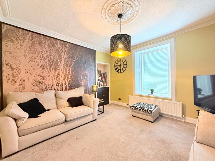 3 Bedroom Semi-Detached House For Sale In Wallace Street, Falkirk, FK2