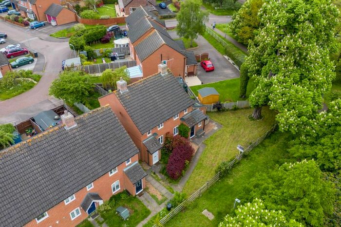 2 Bedroom Semi-Detached House For Sale In Castle Mount, Brackley, NN13