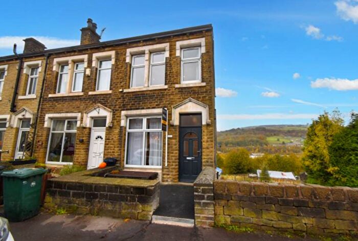 4 Bedroom End Of Terrace House To Rent In Manchester Road, HD7