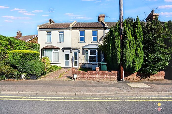 3 Bedroom Terraced House For Sale In Linden Road, Ashford, Kent, TN24