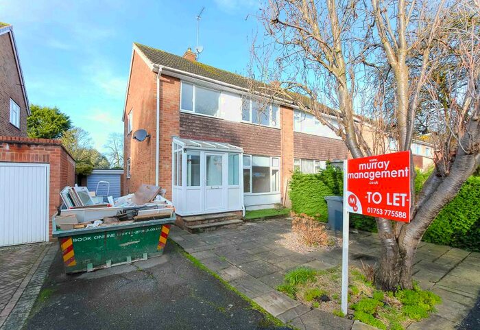 3 Bedroom House To Rent In Clewer Park, Windsor, SL4