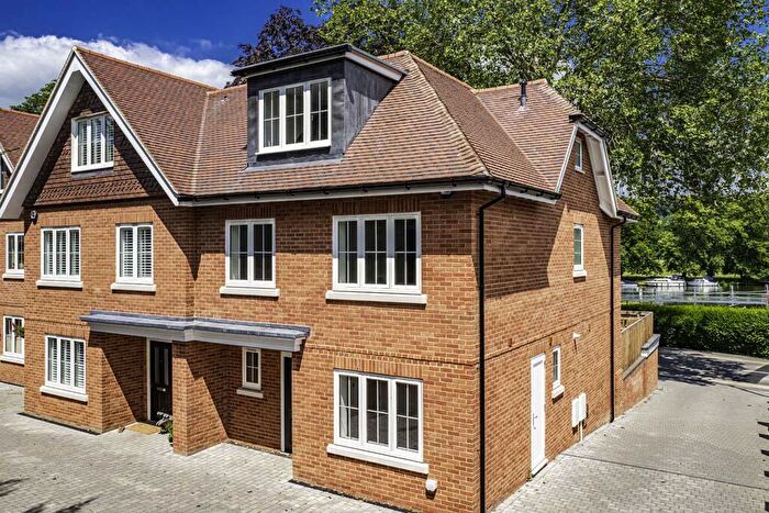 4 Bedroom House For Sale In Leat House, Pangbourne On Thames, RG8