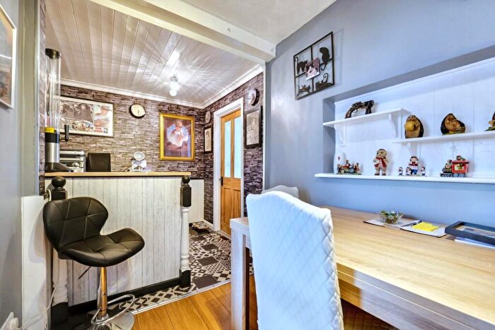 3 Bedroom Terraced House For Sale In The Scotchill, Coventry, CV6
