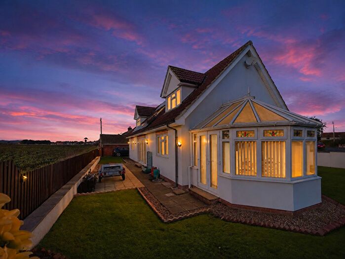 4 Bedroom Bungalow For Sale In Main Road, Westonzoyland, Bridgwater, TA7