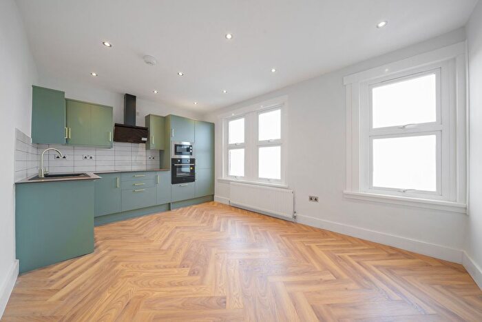 2 Bedroom Flat For Sale In Nithdale Road, London, SE18