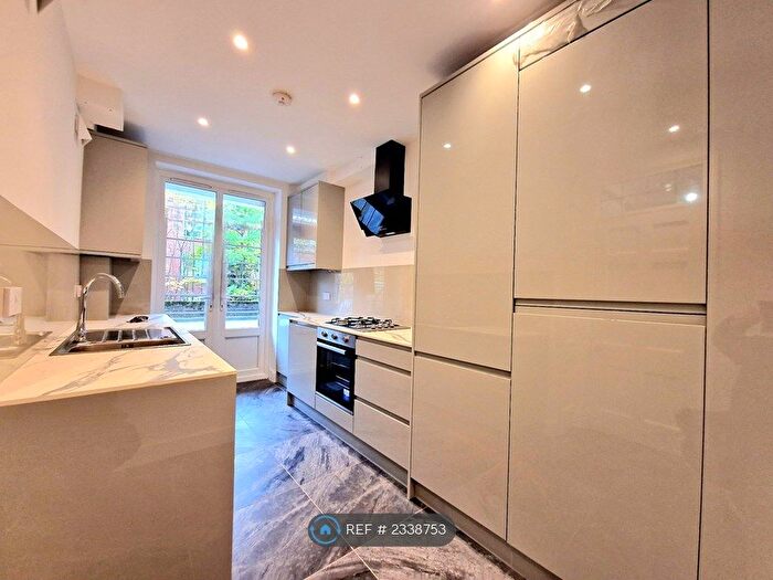 2 Bedroom Flat To Rent In Astoria Mansions, Streatham, SW16