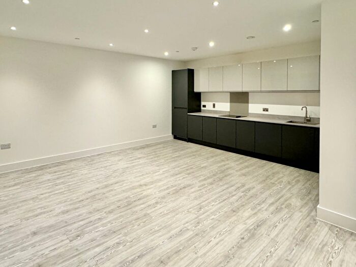 2 Bedroom Flat To Rent In Nest Way, London, SE2