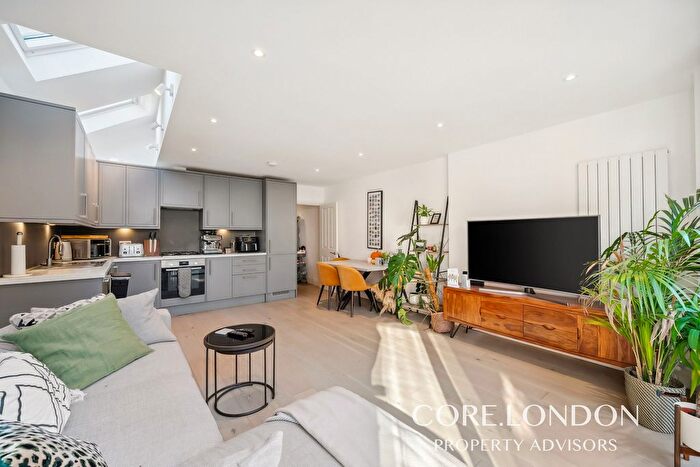 2 Bedroom Flat To Rent In Bendemeer Road, Barnes, SW15