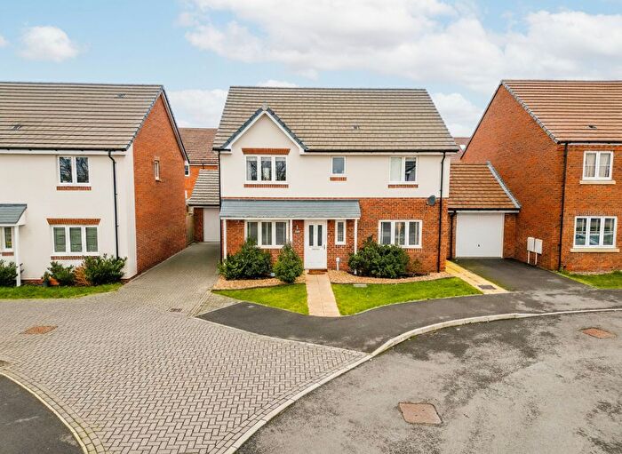 4 Bedroom Detached House For Sale In Barcelona Boulevard, Aylesbury, HP21