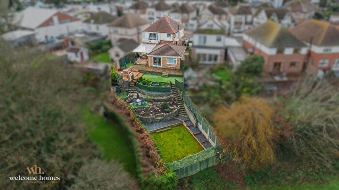 4 Bedroom Detached House For Sale In Bridle Crescent, Bournemouth, BH7