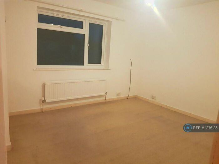 2 Bedroom Terraced House To Rent In Ponting Street, Swindon, SN1