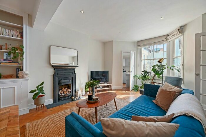 2 Bedroom Flat To Rent In Benbow Road, London, W6