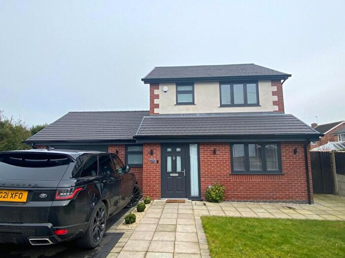 3 Bedroom Detached House To Rent In Breeden Drive, Birmingham, B76