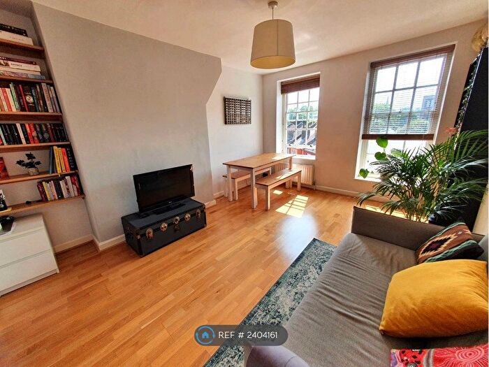 2 Bedroom Flat To Rent In Holloway Road, London, N7