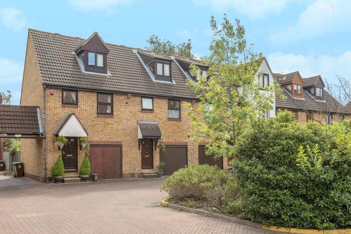 3 Bedroom Terraced House To Rent In Steers Way, Rotherhithe, SE16